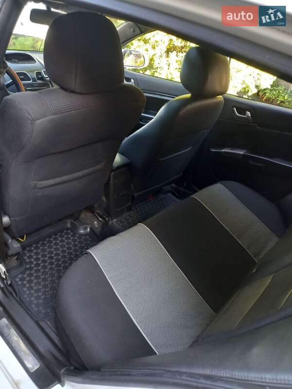 Хэтчбек Geely Emgrand 7 (EC7) 2014 в Мукачево