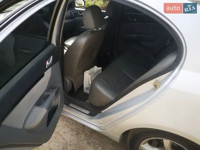 Седан Geely Emgrand 7 (EC7) 2013 в 