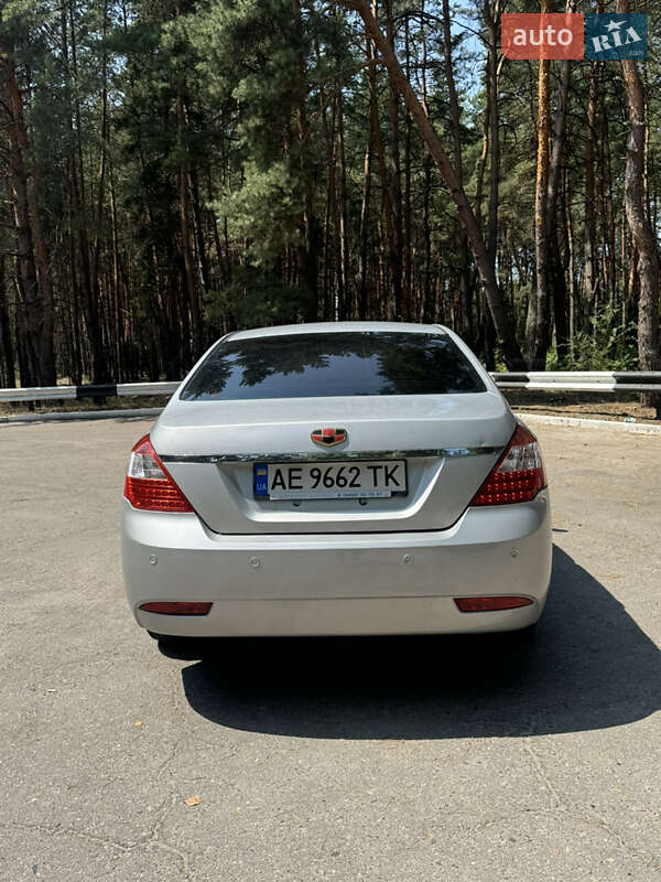 Седан Geely Emgrand 7 (EC7) 2014 в Краснограді