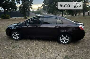 Седан Geely Emgrand 7 (EC7) 2014 в Десне