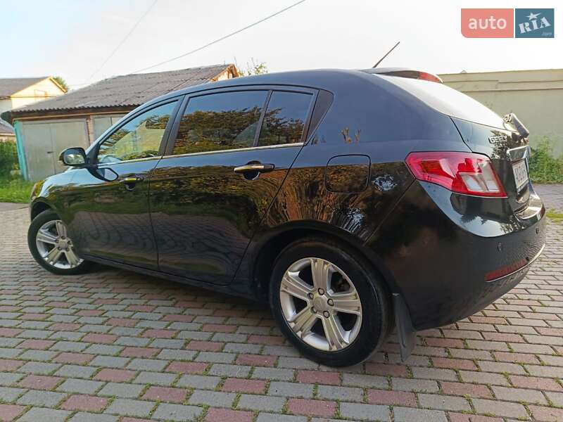 Хетчбек Geely Emgrand 7 (EC7) 2012 в Мукачевому