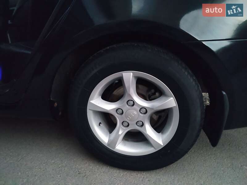 Седан Geely Emgrand 7 (EC7) 2013 в 
