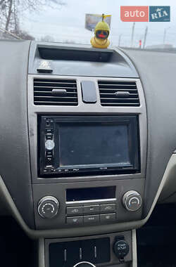 Хетчбек Geely Emgrand 7 (EC7) 2011 в 
