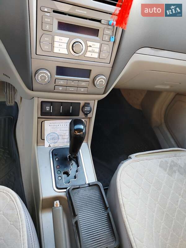 Седан Geely Emgrand 7 (EC7) 2012 в Роздільній