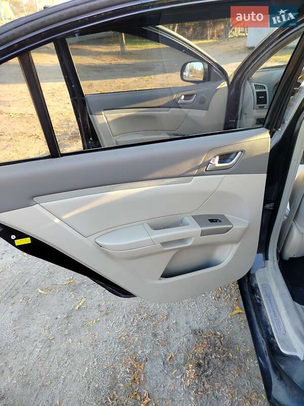 Седан Geely Emgrand 7 (EC7) 2012 в Роздільній