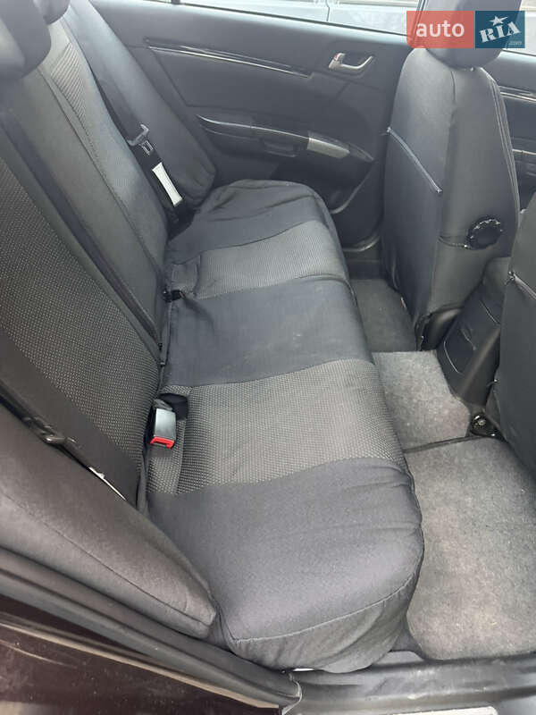 Седан Geely Emgrand 7 (EC7) 2013 в 