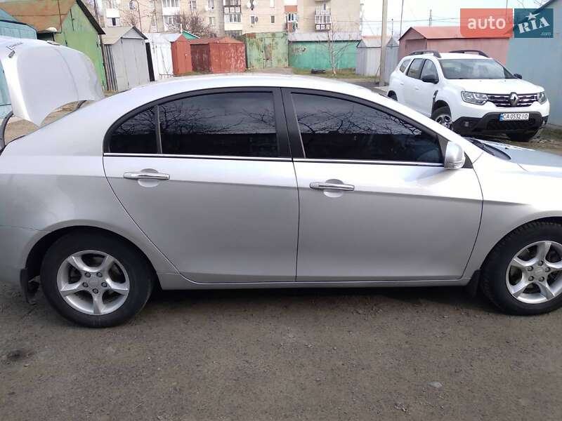 Седан Geely Emgrand 7 (EC7) 2013 в Тальном