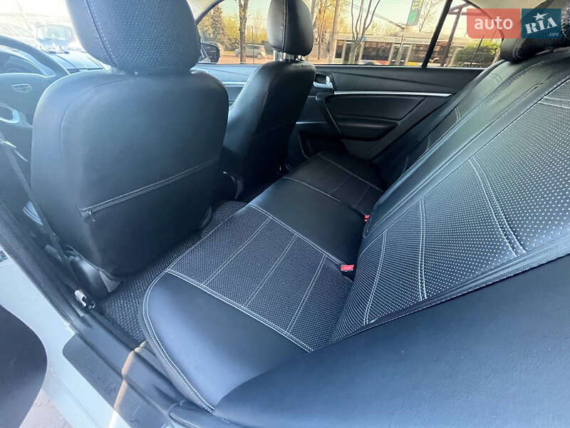 Седан Geely Emgrand 7 (EC7) 2017 в Кривому Розі