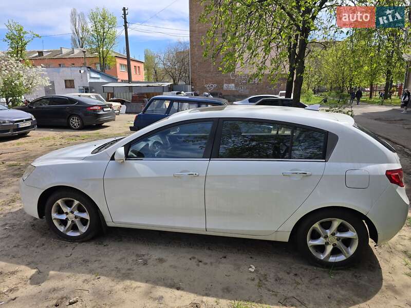 Хетчбек Geely Emgrand 7 (EC7) 2014 в Києві