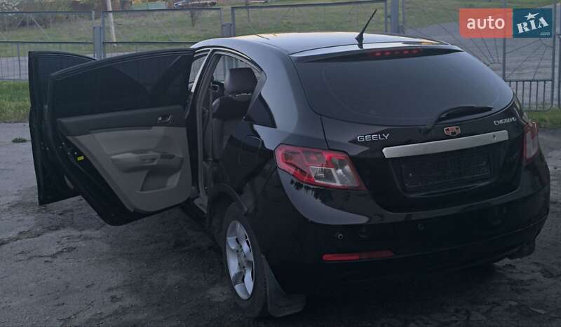 Хэтчбек Geely Emgrand 7 (EC7) 2012 в Новых Санжарах