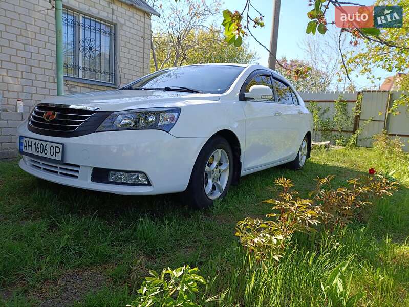 Седан Geely Emgrand 7 (EC7) 2013 в 