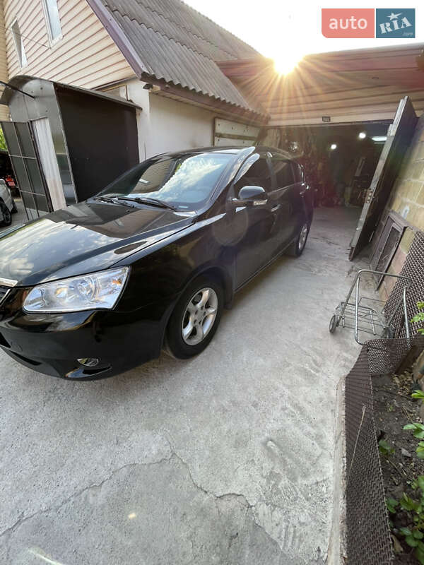 Хетчбек Geely Emgrand 7 (EC7) 2014 в Кривому Розі
