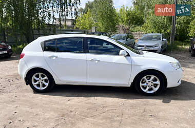 Хэтчбек Geely Emgrand 7 (EC7) 2013 в 