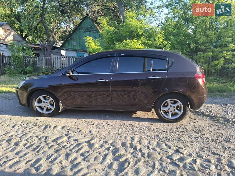 Хэтчбек Geely Emgrand 7 (EC7) 2013 в Днепре