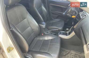 Хэтчбек Geely Emgrand 7 (EC7) 2013 в 