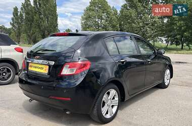 Хэтчбек Geely Emgrand 7 (EC7) 2012 в 