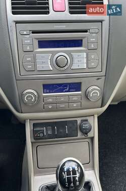 Хэтчбек Geely Emgrand 7 (EC7) 2012 в 