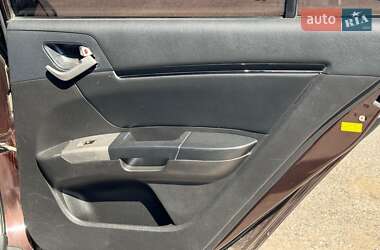 Седан Geely Emgrand 7 (EC7) 2012 в 