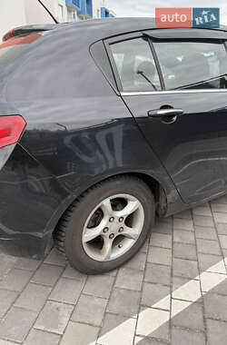 Хетчбек Geely Emgrand 7 (EC7) 2013 в 
