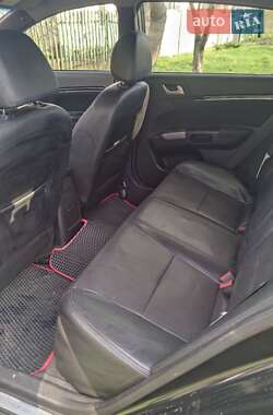 Хэтчбек Geely Emgrand 7 (EC7) 2013 в 