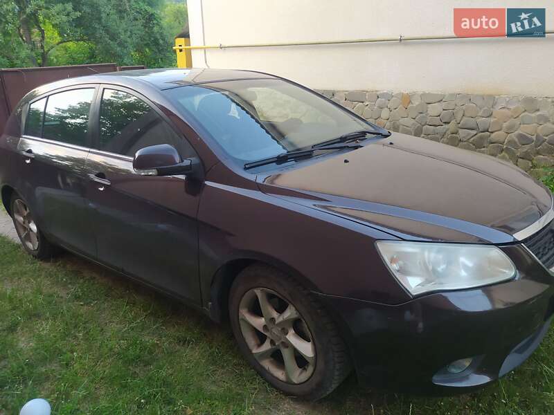 Седан Geely Emgrand 7 (EC7) 2013 в Ужгороді