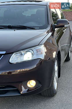 Хетчбек Geely Emgrand 7 (EC7) 2013 в 
