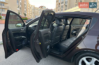 Хетчбек Geely Emgrand 7 (EC7) 2013 в 