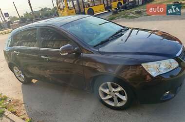 Хетчбек Geely Emgrand 7 (EC7) 2013 в 