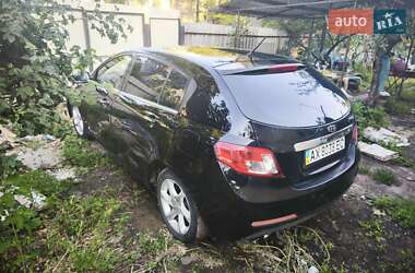 Хетчбек Geely Emgrand 7 (EC7) 2013 в 