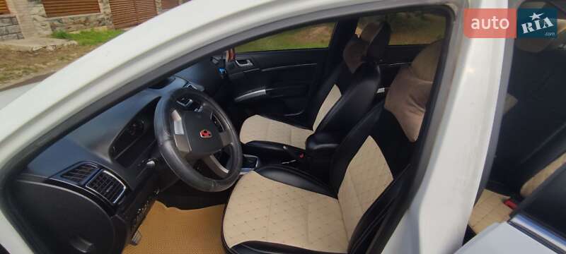 Седан Geely Emgrand 7 (EC7) 2013 в Скале-Подольской