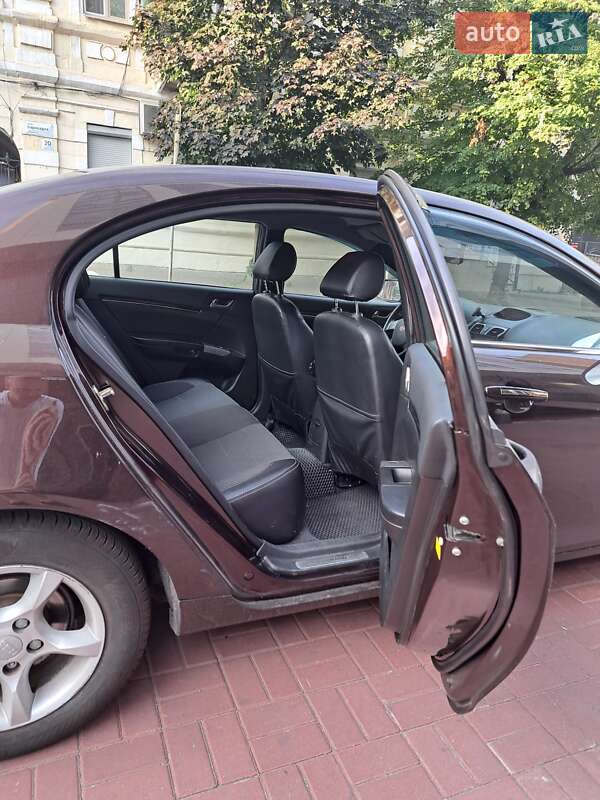 Седан Geely Emgrand 7 (EC7) 2013 в Дніпрі