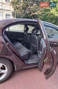 Седан Geely Emgrand 7 (EC7) 2013 в 