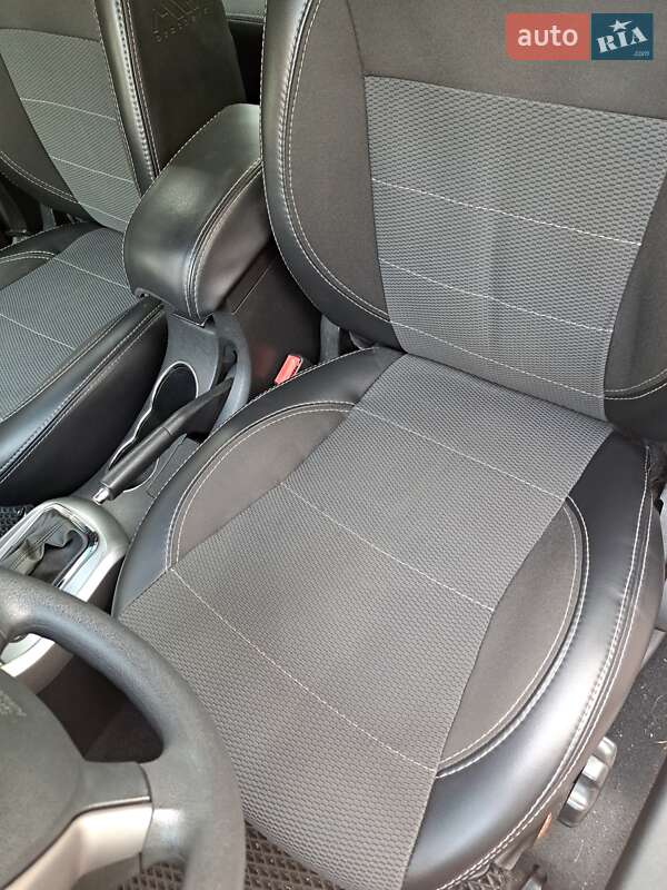 Седан Geely Emgrand 7 (EC7) 2013 в Дніпрі