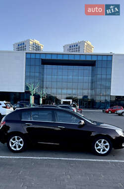 Хэтчбек Geely Emgrand 7 (EC7) 2013 в 