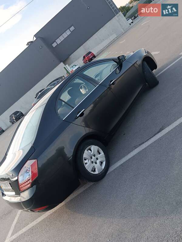 Седан Geely Emgrand 7 (EC7) 2013 в Бучі