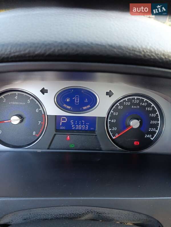Седан Geely Emgrand 7 (EC7) 2013 в Бучі
