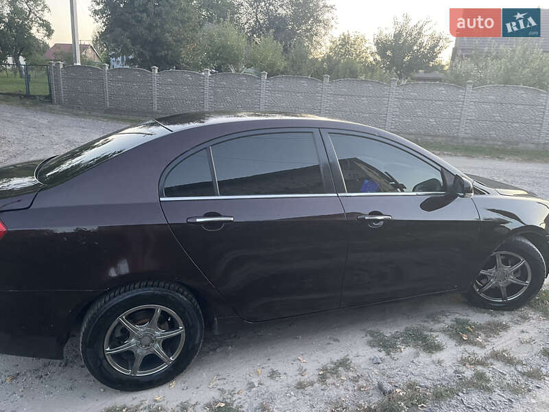 Седан Geely Emgrand 7 (EC7) 2014 в Ровно