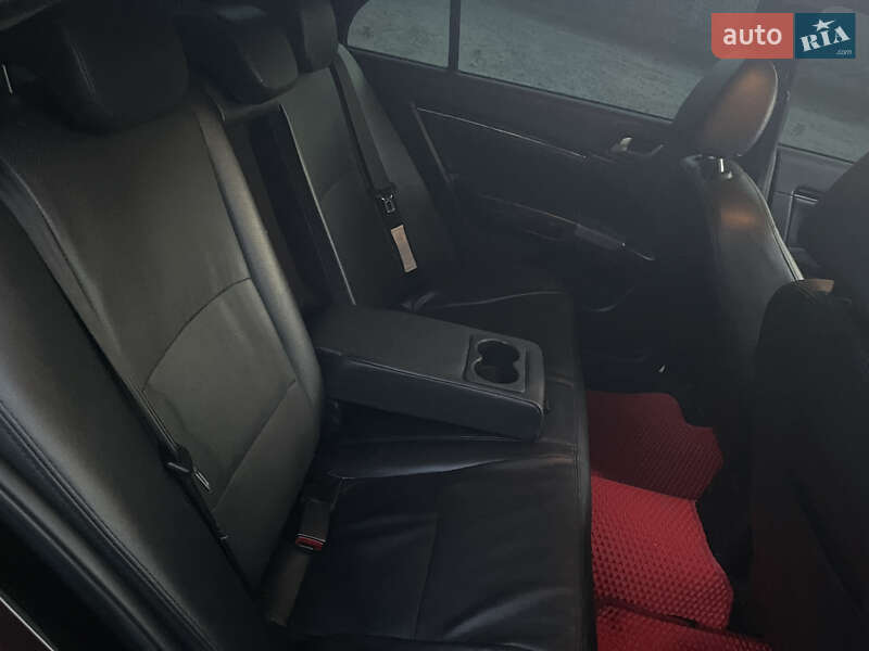Седан Geely Emgrand 7 (EC7) 2014 в Ровно