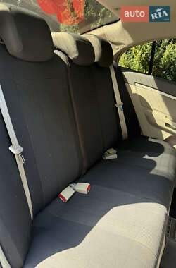 Седан Geely Emgrand 7 (EC7) 2011 в 