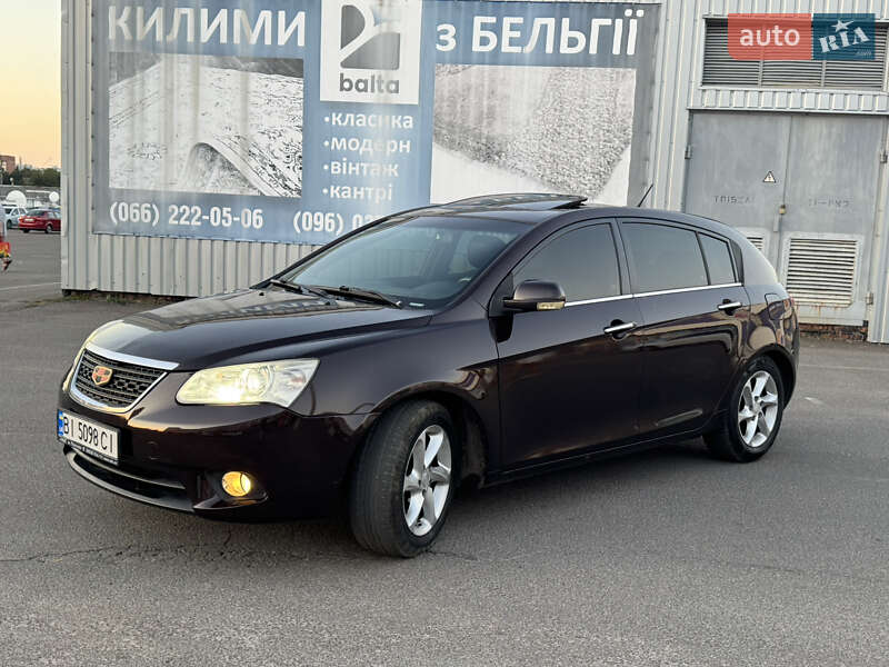 Хетчбек Geely Emgrand 7 (EC7) 2013 в 