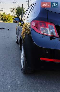Хэтчбек Geely Emgrand 7 (EC7) 2014 в 