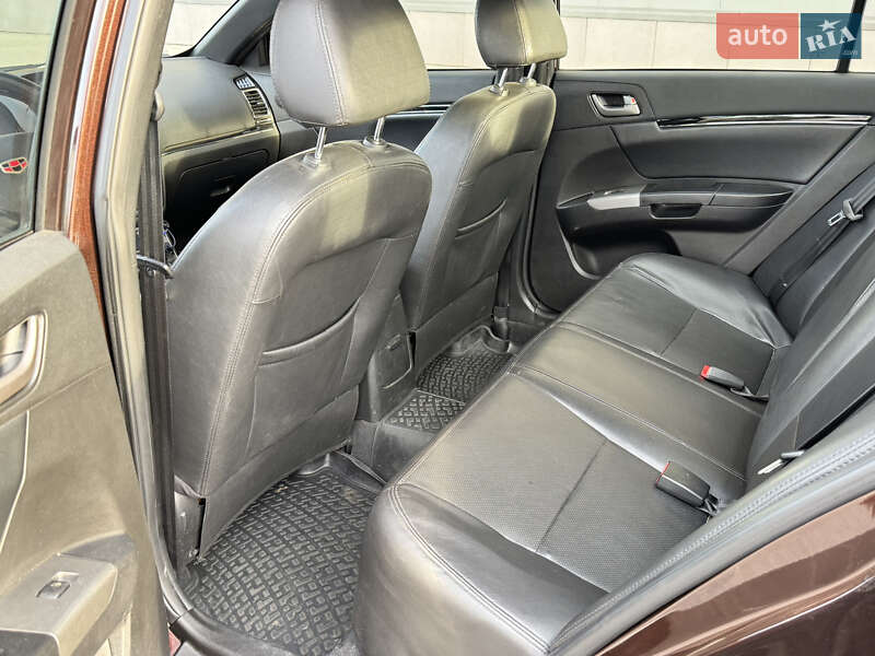 Седан Geely Emgrand 7 (EC7) 2014 в Киеве