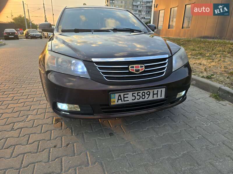 Седан Geely Emgrand 7 (EC7) 2014 в Дніпрі