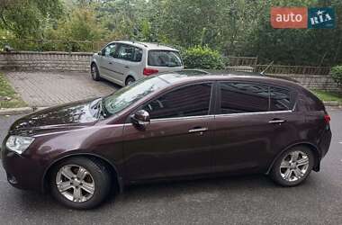 Хетчбек Geely Emgrand 7 (EC7) 2012 в 