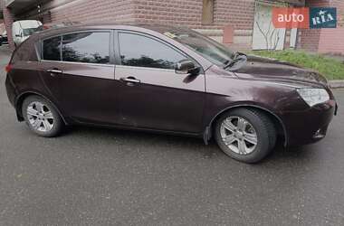 Хетчбек Geely Emgrand 7 (EC7) 2012 в 