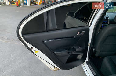 Седан Geely Emgrand 7 (EC7) 2013 в  фото 15 Седан Geely Emgrand 7 (EC7) 2013 в