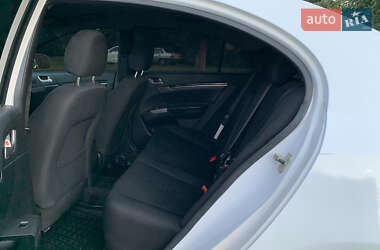 Седан Geely Emgrand 7 (EC7) 2013 в  фото 16 Седан Geely Emgrand 7 (EC7) 2013 в