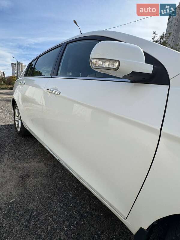 Хетчбек Geely Emgrand 7 (EC7) 2013 в Харкові