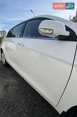 Хетчбек Geely Emgrand 7 (EC7) 2013 в 