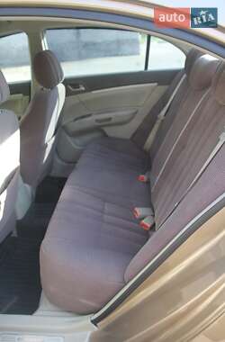 Седан Geely Emgrand 7 (EC7) 2011 в 